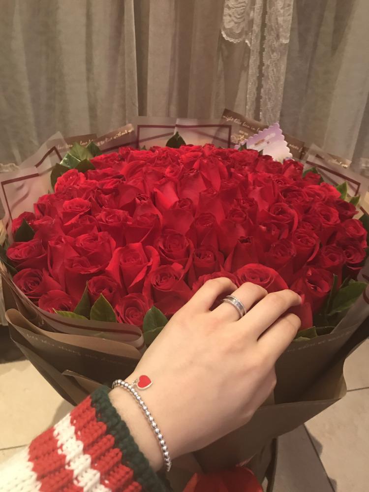 520送女孩子什么花比较好